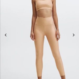 Fabletics Ultra High Waisted Iridescent Luxe 7/8 leggings and Top